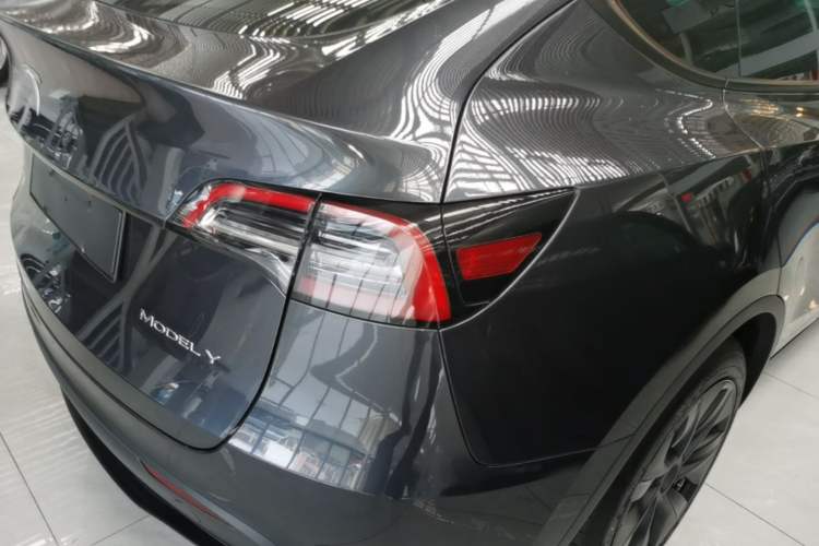 Used Tesla Model Y 2024 Rear-Wheel-Drive Version Right Rear Taillight