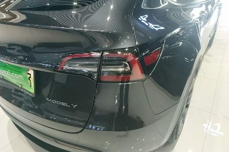 Used Tesla Model Y 2024 Rear-Wheel-Drive Version Right Rear Taillight