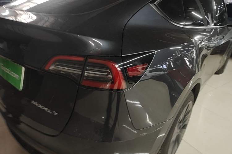 Used Tesla Model Y 2024 Rear-Wheel-Drive Version Right Rear Taillight
