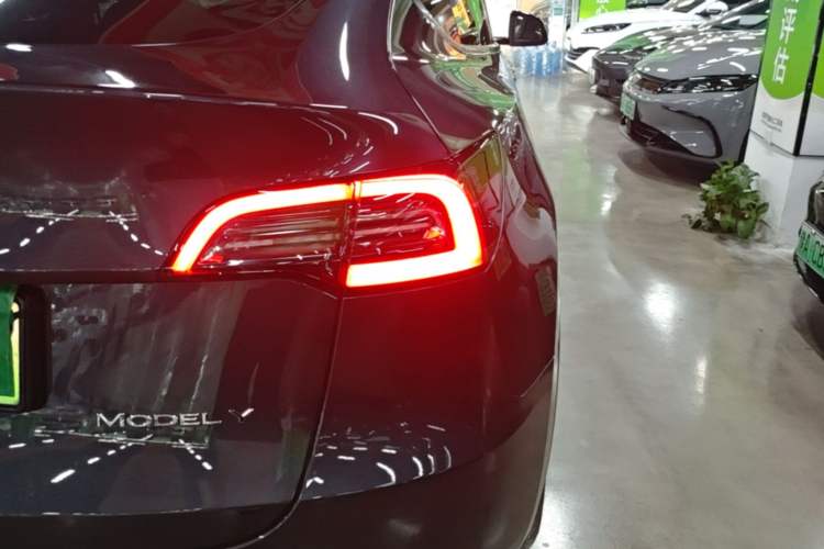 Used Tesla Model Y 2024 Rear-Wheel-Drive Version Right Rear Taillight
