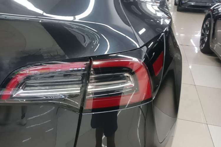 Used Tesla Model Y 2024 Rear-Wheel-Drive Version Right Rear Taillight