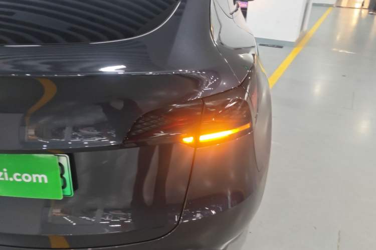 Used Tesla Model Y 2024 Rear-Wheel-Drive Version Right Rear Taillight