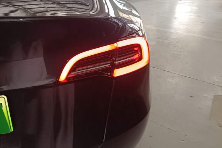 Used Tesla Model Y 2024 Rear-Wheel-Drive Version Right Rear Taillight