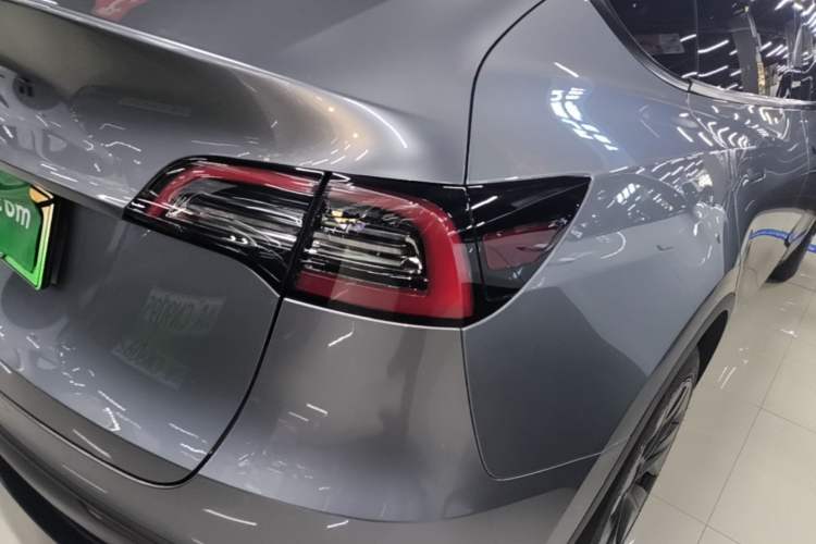 Used Tesla Model Y 2024 Rear-Wheel-Drive Version Right Rear Taillight