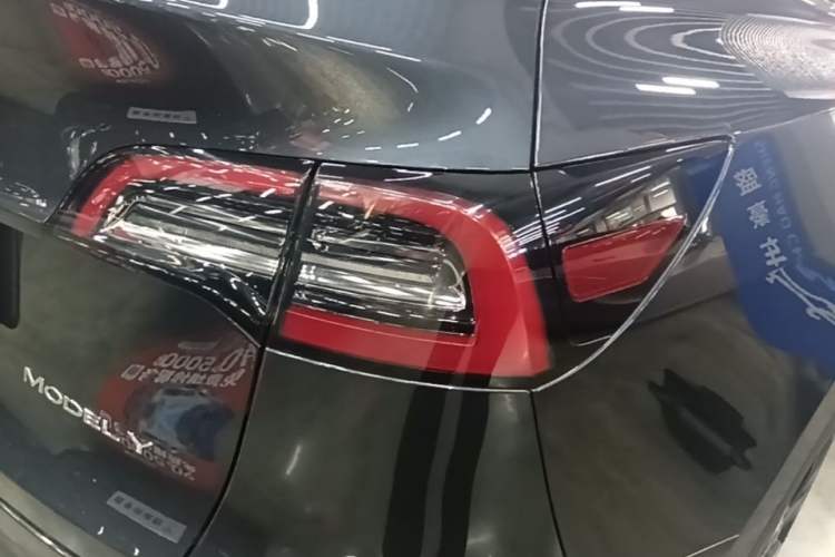 Used Tesla Model Y 2024 Rear-Wheel-Drive Version Right Rear Taillight