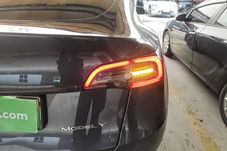Used Tesla Model Y 2024 Rear-Wheel-Drive Version Right Rear Taillight