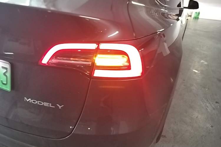 Used Tesla Model Y 2024 Rear-Wheel-Drive Version Right Rear Taillight