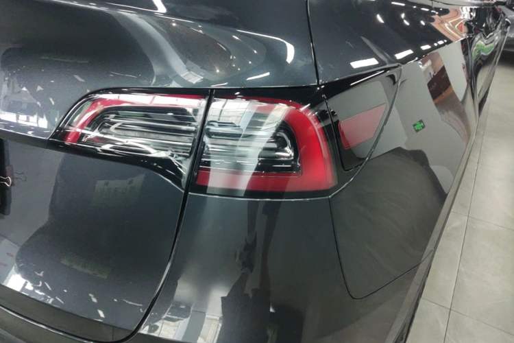 Used Tesla Model Y 2024 Rear-Wheel-Drive Version Right Rear Taillight
