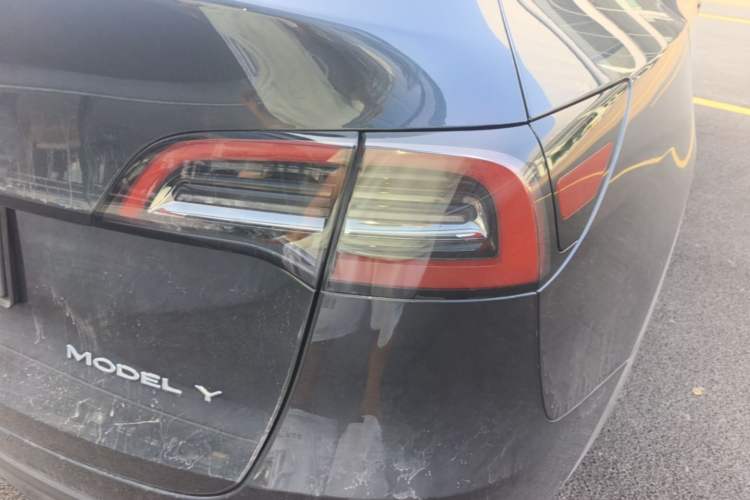 Used Tesla Model Y 2024 Rear-Wheel-Drive Version Right Rear Taillight