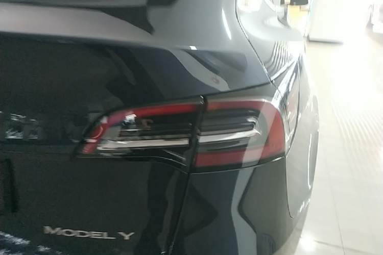 Used Tesla Model Y 2024 Rear-Wheel-Drive Version Right Rear Taillight
