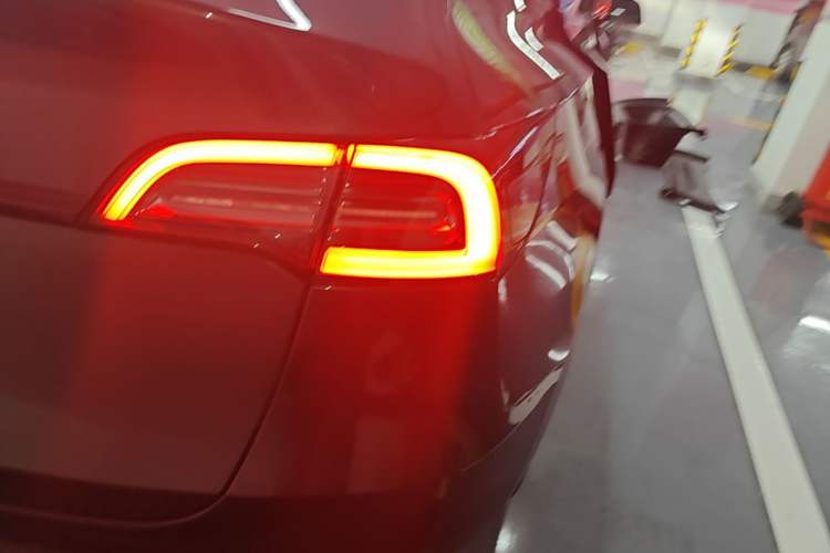 Used Tesla Model Y 2024 Rear-Wheel-Drive Version Right Rear Taillight