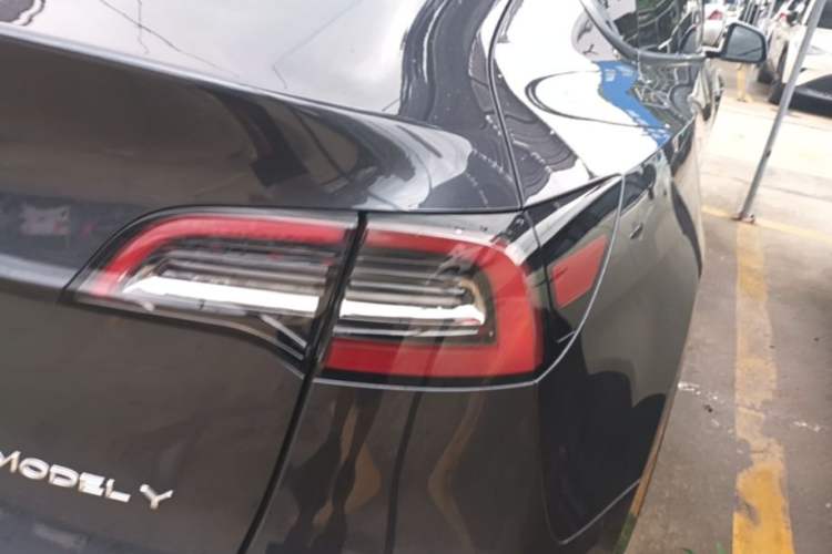Used Tesla Model Y 2024 Rear-Wheel-Drive Version Right Rear Taillight