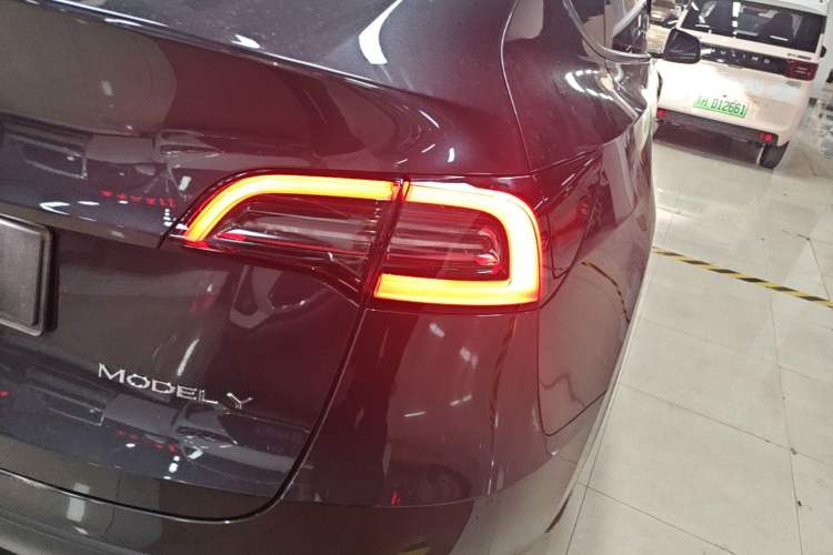 Used Tesla Model Y 2024 Rear-Wheel-Drive Version Right Rear Taillight