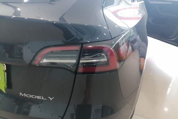 Used Tesla Model Y 2024 Rear-Wheel-Drive Version Right Rear Taillight