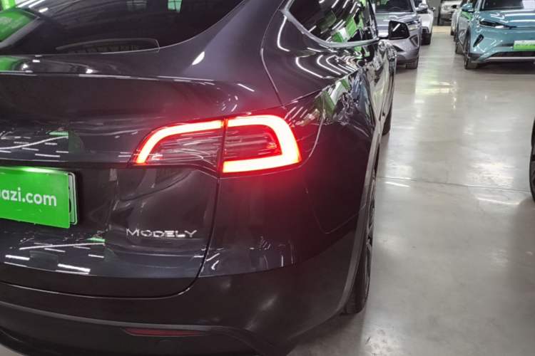 Used Tesla Model Y 2024 Rear-Wheel-Drive Version Right Rear Taillight