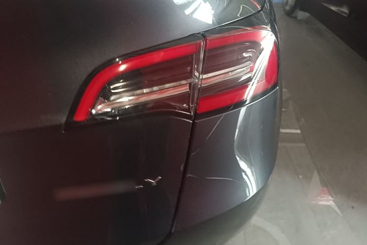 Used Tesla Model Y 2024 Rear-Wheel-Drive Version Right Rear Taillight
