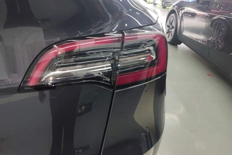 Used Tesla Model Y 2024 Rear-Wheel-Drive Version Right Rear Taillight