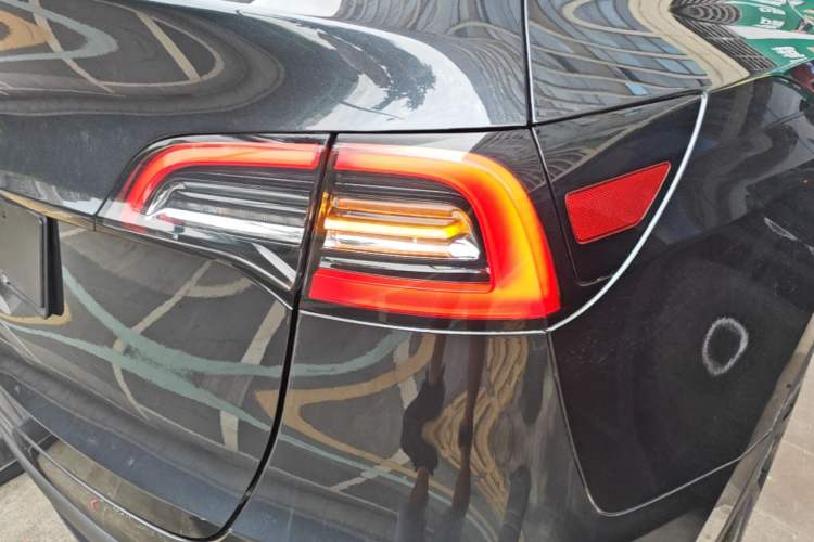 Used Tesla Model Y 2024 Rear-Wheel-Drive Version Right Rear Taillight