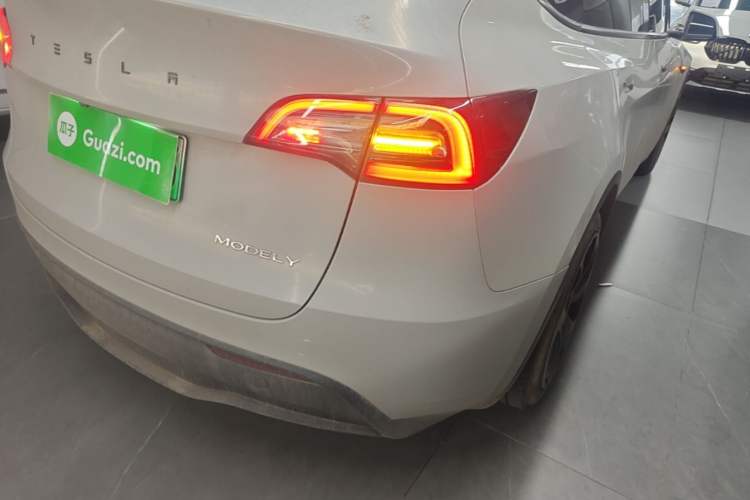 Used Tesla Model Y 2024 Rear-Wheel-Drive Version Right Rear Taillight