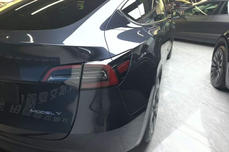 Used Tesla Model Y 2024 Rear-Wheel-Drive Version Right Rear Taillight
