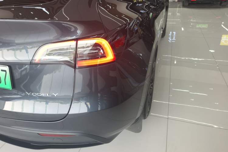Used Tesla Model Y 2024 Rear-Wheel-Drive Version Right Rear Taillight