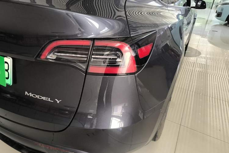 Used Tesla Model Y 2024 Rear-Wheel-Drive Version Right Rear Taillight