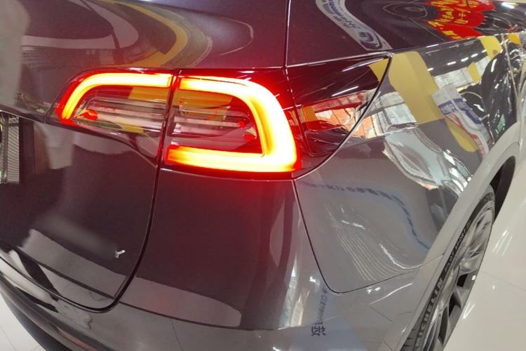 Used Tesla Model Y 2024 Long-Range All-Wheel-Drive Version Right Rear Taillight