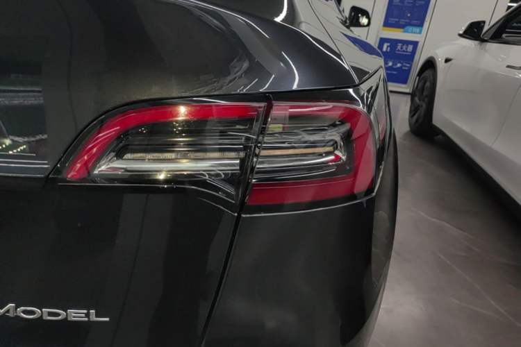 Used Tesla Model Y 2024 Rear-Wheel-Drive Version Right Rear Taillight
