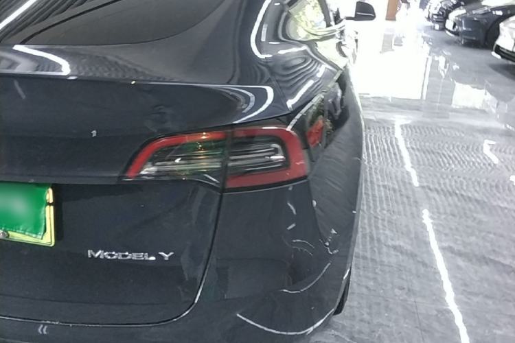 Used Tesla Model Y 2024 Long-Range All-Wheel-Drive Version Right Rear Taillight