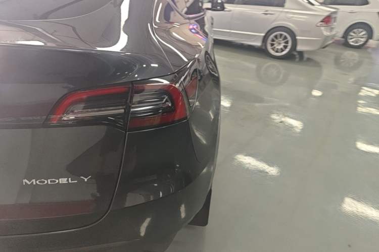 Used Tesla Model Y 2024 Rear-Wheel-Drive Version Right Rear Taillight