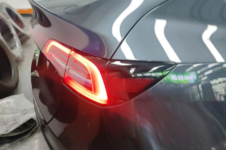 Used Tesla Model Y 2024 Rear-Wheel-Drive Version Right Rear Taillight