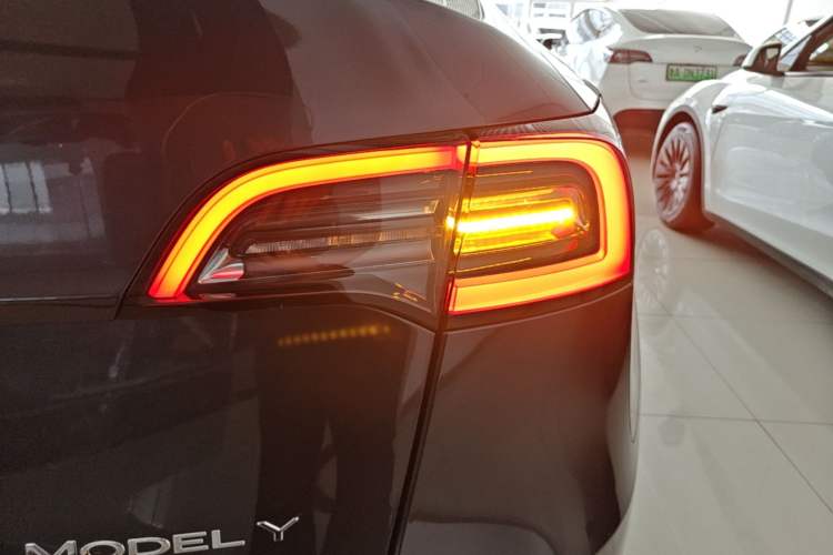 Used Tesla Model Y 2024 Rear-Wheel-Drive Version Right Rear Taillight