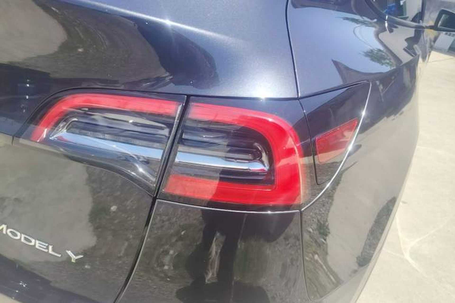 Used Tesla Model Y 2024 Rear-Wheel-Drive Version Right Rear Taillight