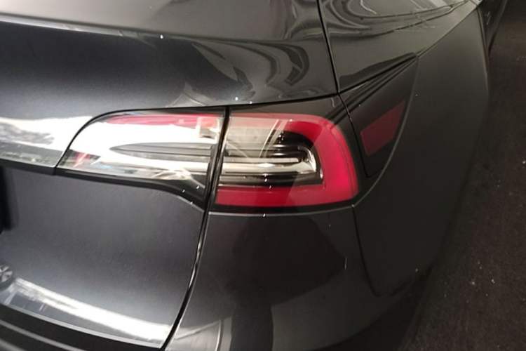 Used Tesla Model Y 2024 Rear-Wheel-Drive Version Right Rear Taillight