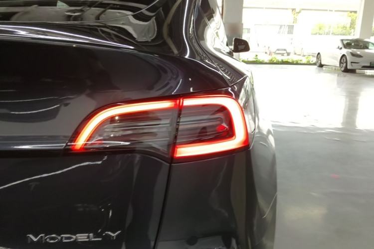 Used Tesla Model Y 2024 Rear-Wheel-Drive Version Right Rear Taillight
