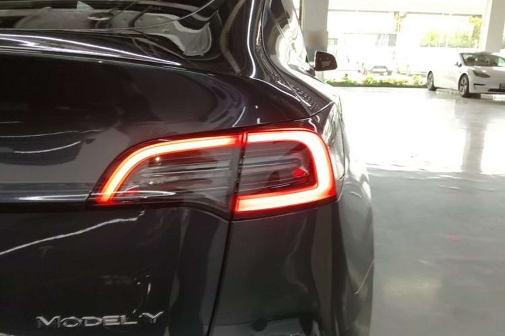 Used Tesla Model Y 2024 Rear-Wheel-Drive Version Right Rear Taillight