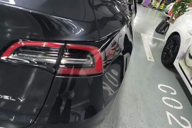 Used Tesla Model Y 2024 Rear-Wheel-Drive Version Right Rear Taillight