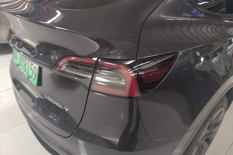 Used Tesla Model Y 2024 Rear-Wheel-Drive Version Right Rear Taillight