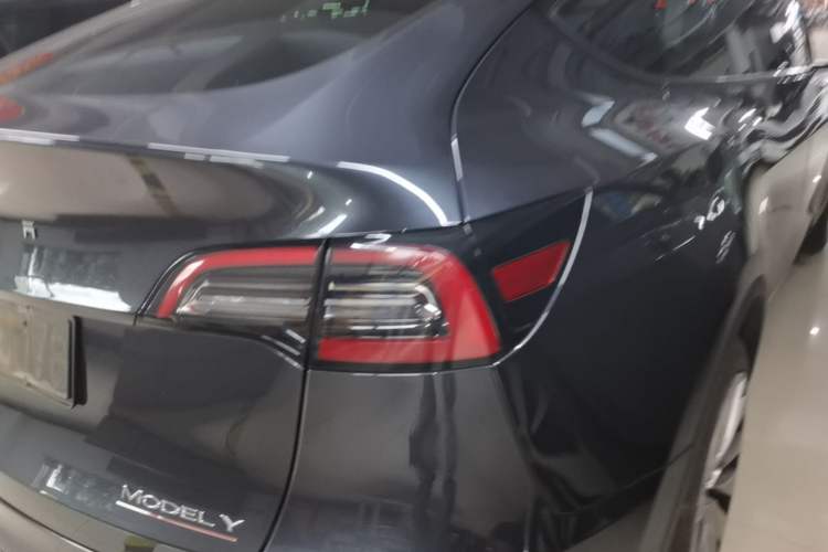 Used Tesla Model Y 2024 Rear-Wheel-Drive Version Right Rear Taillight