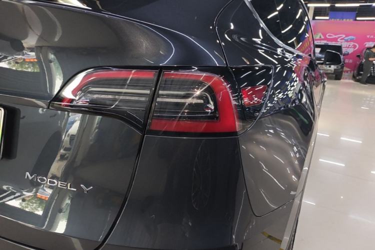 Used Tesla Model Y 2024 Rear-Wheel-Drive Version Right Rear Taillight