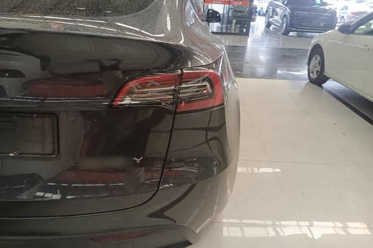 Used Tesla Model Y 2024 Long-Range All-Wheel-Drive Version Right Rear Taillight