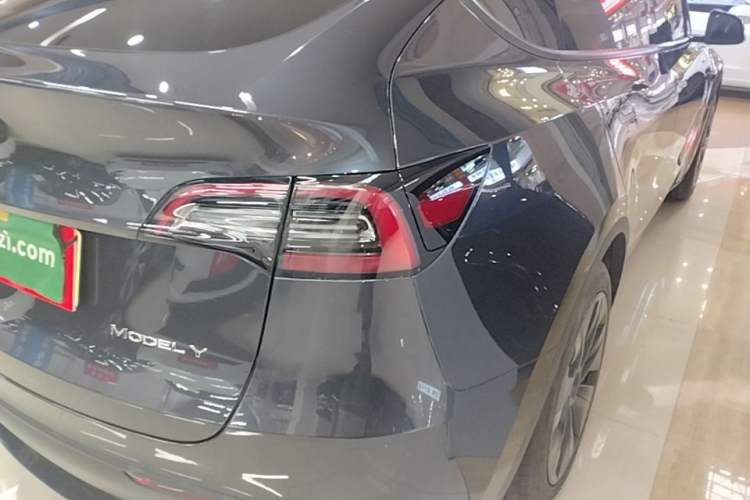 Used Tesla Model Y 2024 Rear-Wheel-Drive Version Right Rear Taillight
