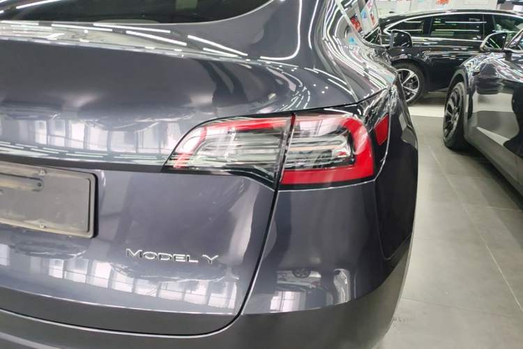 Used Tesla Model Y 2024 Rear-Wheel-Drive Version Right Rear Taillight