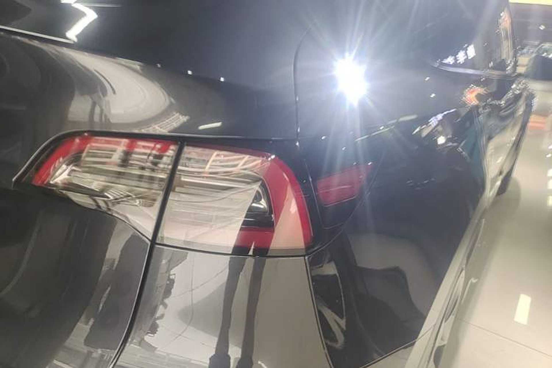Used Tesla Model Y 2024 Rear-Wheel-Drive Version Right Rear Taillight