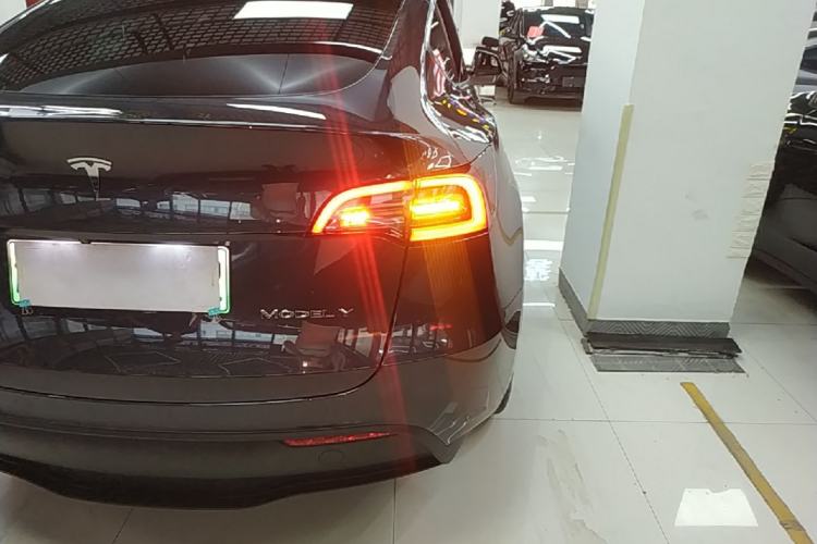 Used Tesla Model Y 2024 Rear-Wheel-Drive Version Right Rear Taillight