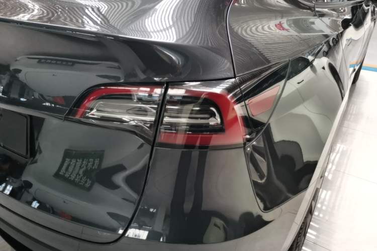 Used Tesla Model Y 2024 Rear-Wheel-Drive Version Right Rear Taillight
