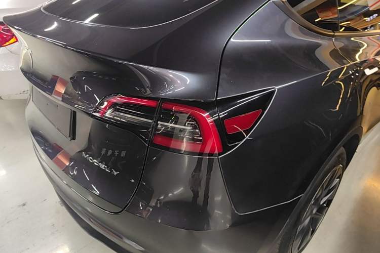 Used Tesla Model Y 2024 Rear-Wheel-Drive Version Right Rear Taillight