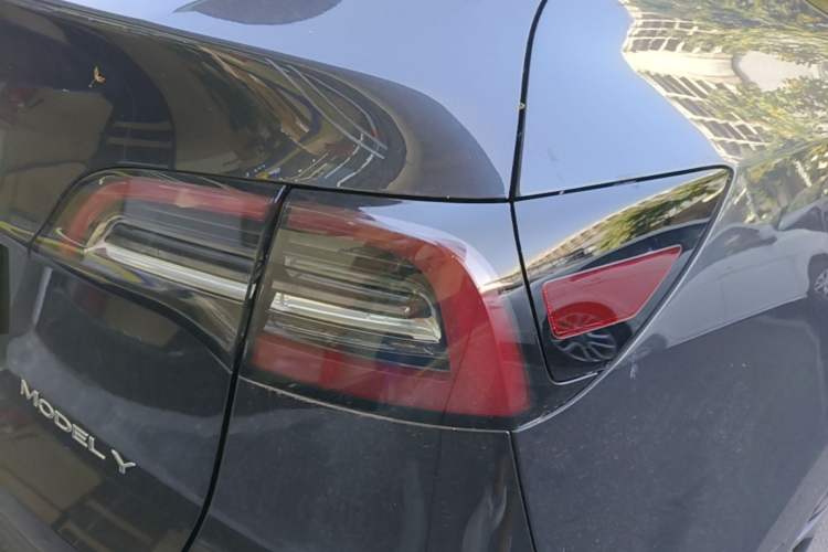 Used Tesla Model Y 2024 Rear-Wheel-Drive Version Right Rear Taillight