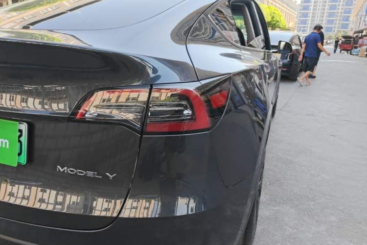 Used Tesla Model Y 2024 Rear-Wheel-Drive Version Right Rear Taillight