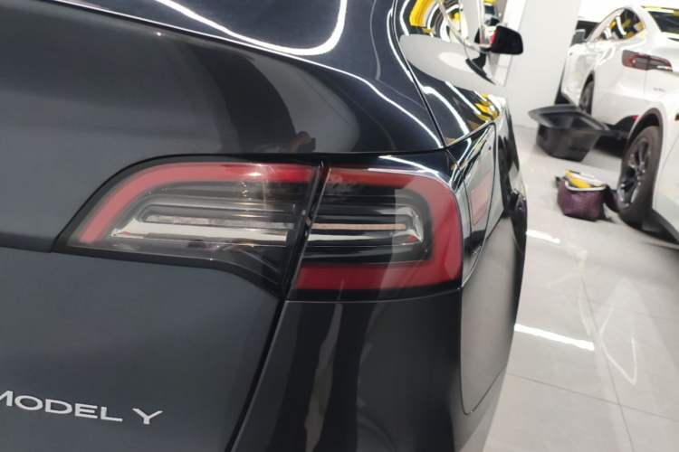 Used Tesla Model Y 2024 Long-Range All-Wheel-Drive Version Right Rear Taillight